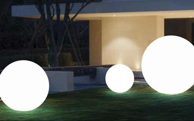 Led-kugle Lampe  50 Cm Diameter  Genopladelig Via Solcellepanel  Lyser   Flere Farver Rgb